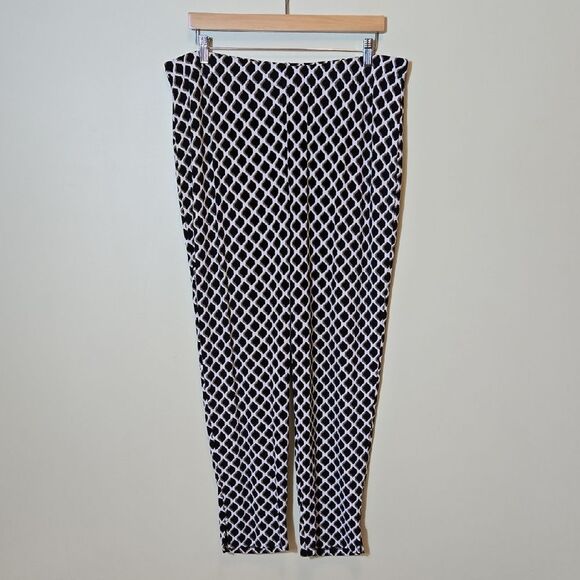 Chico's XL 16 Travelers Pull On Taper Ankle Pants Travel Stretch Geometric Print - Picture 2 of 11